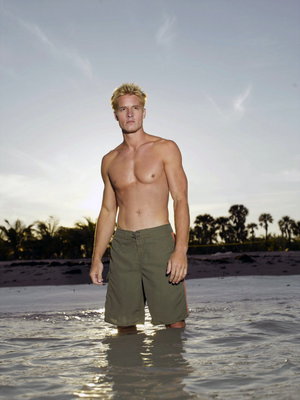Justin Hartley Poster 2208595