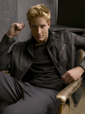 Justin Hartley Poster 2220409