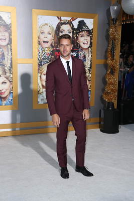 Justin Hartley Poster 2824629