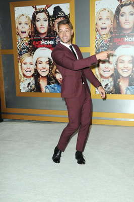 Justin Hartley Poster 2824714