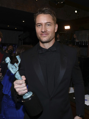 Justin Hartley Poster 2963039