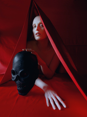 Karen Elson Poster 2480085