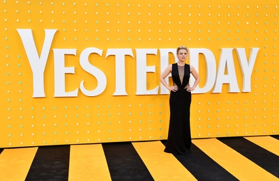 Kate Mckinnon Poster 3855661