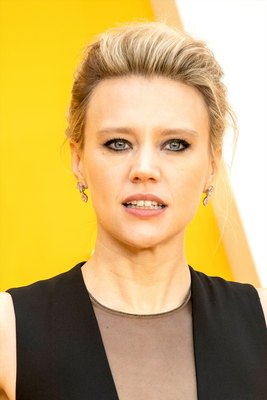 Kate Mckinnon Poster 3855735