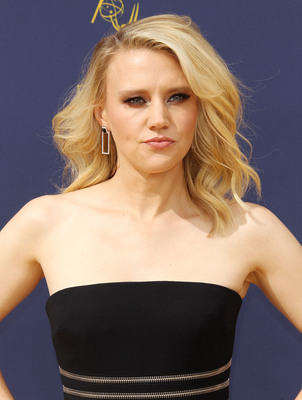 Kate Mckinnon Poster 3957192