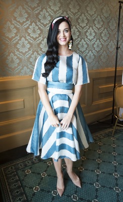 Katy Perry Poster 2430427