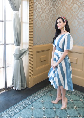 Katy Perry Poster 2430430