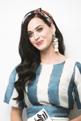 Katy Perry Poster 2430437