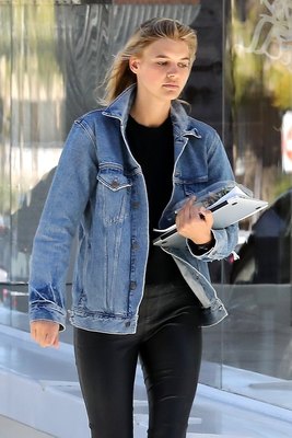 Kelly Rohrbach Poster 3241664