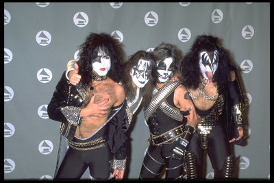 Kiss Poster 2640610