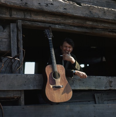 Kris Kristofferson Poster 2591384