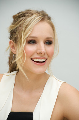 Kristen Bell Poster 2335117