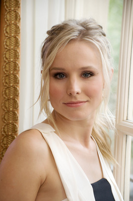 Kristen Bell Poster 2335119