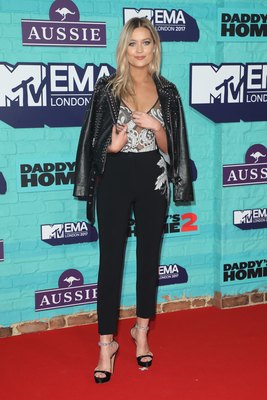 Laura Whitmore Poster 2860918