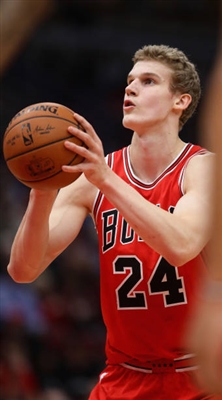 Lauri Markkanen Poster 3423104