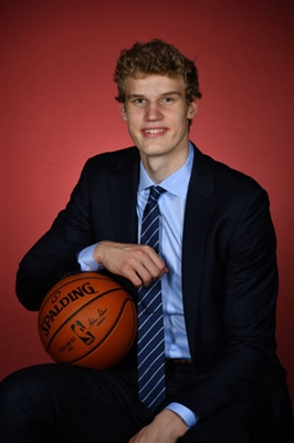 Lauri Markkanen Poster 3423126