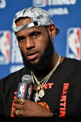 LeBron James Poster 3410914