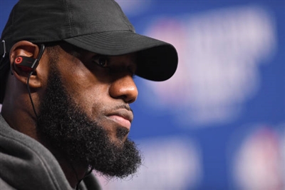 LeBron James Poster 3410976