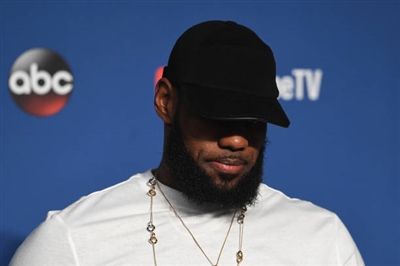 LeBron James Poster 3411006