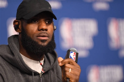 LeBron James Poster 3411021