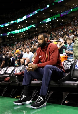 LeBron James Poster 3411038