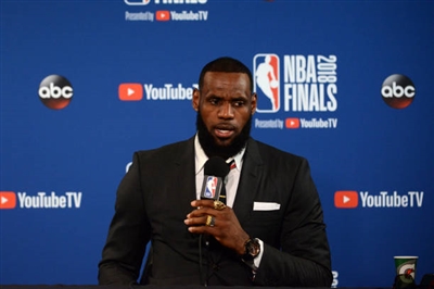 LeBron James Poster 3411062