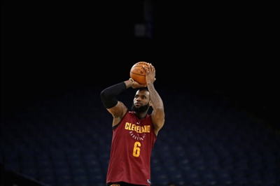 LeBron James Poster 3411072
