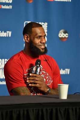 LeBron James Poster 3411168