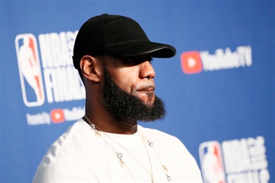 LeBron James Poster 3411249