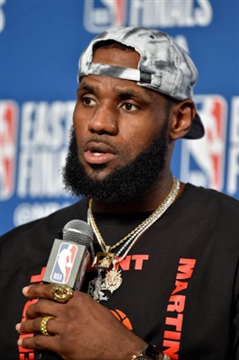 LeBron James Poster 3411271