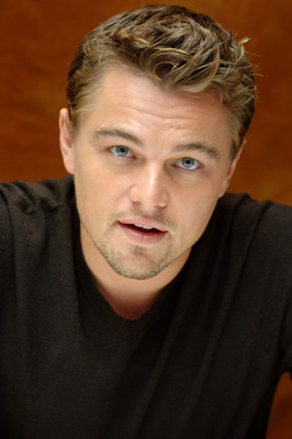 Leonardo DiCaprio Poster 2402179