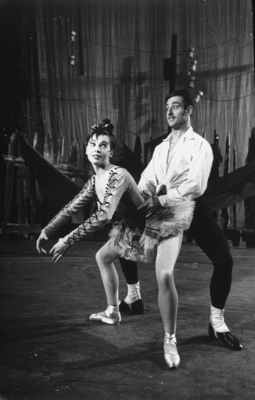 Leslie Caron Poster 2683054