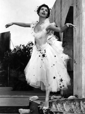 Leslie Caron Poster 2683072