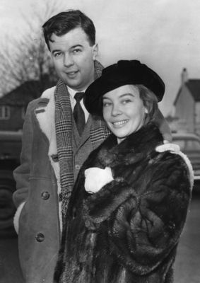 Leslie Caron Poster 2683102