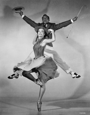 Leslie Caron Poster 2683115