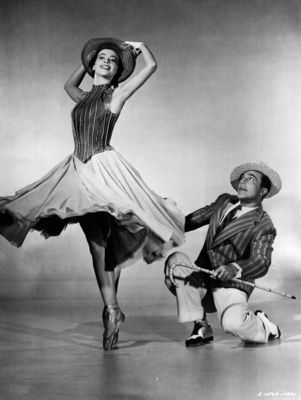 Leslie Caron Poster 2683176