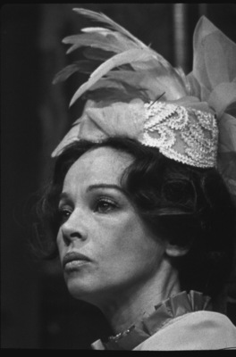 Leslie Caron Poster 2683207