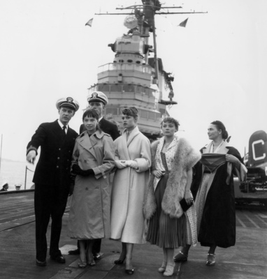 Leslie Caron Poster 2683220