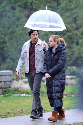 Lili Reinhart Poster 2860366