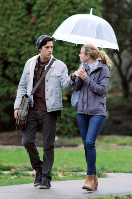 Lili Reinhart Poster 2860368