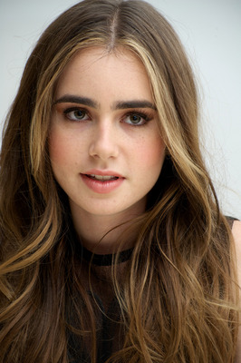 Lily Collins Poster 2244722