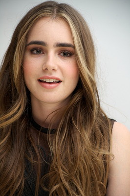 Lily Collins Poster 2244723