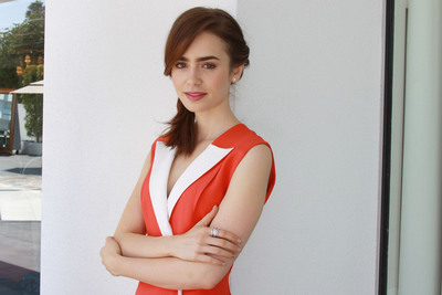 Lily Collins Poster 2341171