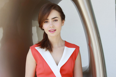 Lily Collins Poster 2341189