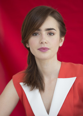 Lily Collins Poster 2362193