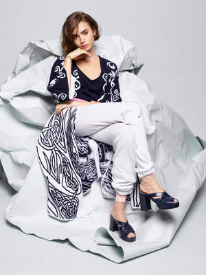 Lily Collins Poster 2467213