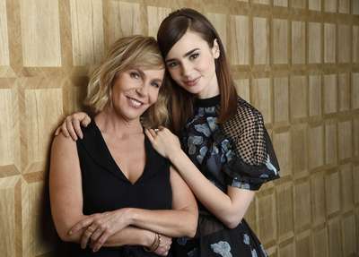 Lily Collins Poster 2732849