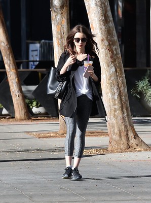 Lily Collins Poster 2771211