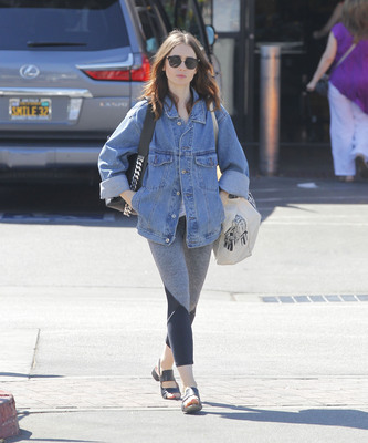 Lily Collins Poster 2771240
