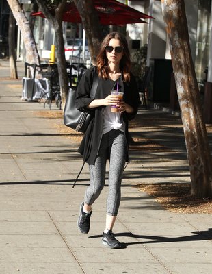 Lily Collins Poster 2771272